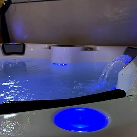 Central Area Terraced House With Private Hot Tub Lincoln Kültér fotó