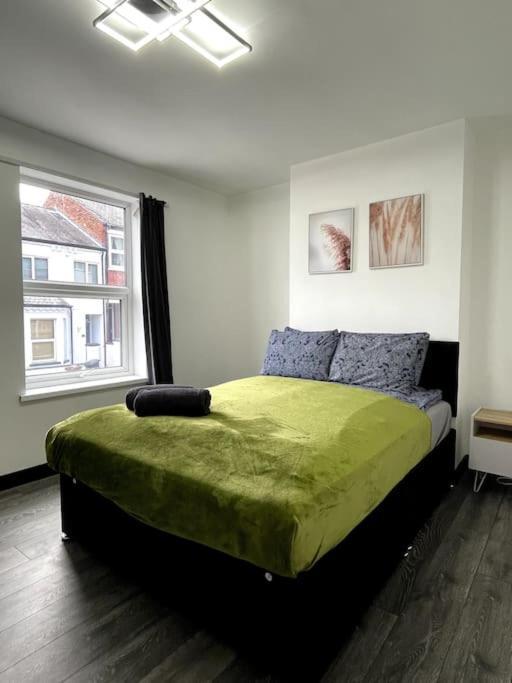 Central Area Terraced House With Private Hot Tub Lincoln Kültér fotó